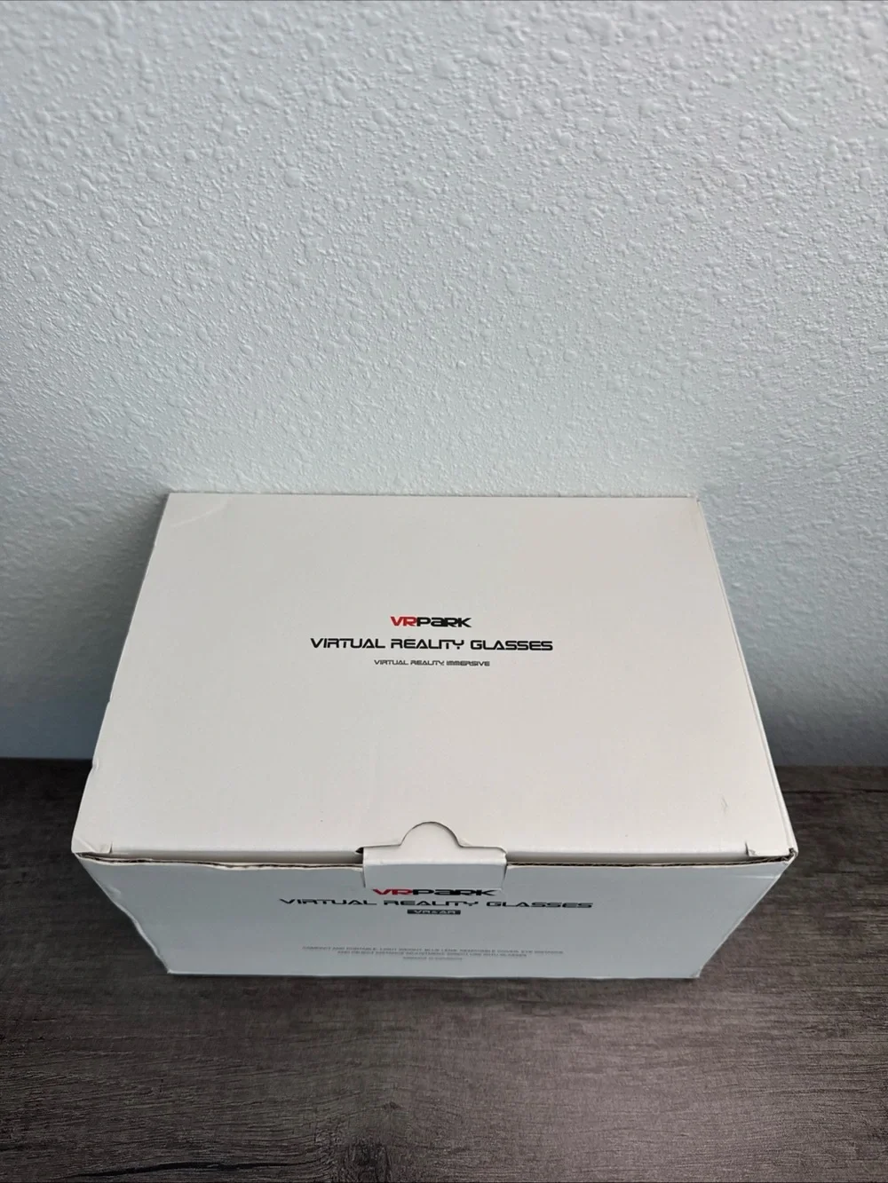 White and Black VR Headset with Adjustable Head Strap virtual reality